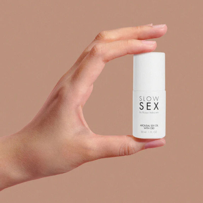 BIJOUX - SLOW SEX SEXUAL MASSAGE OIL WITH CBD 30 ML - 2