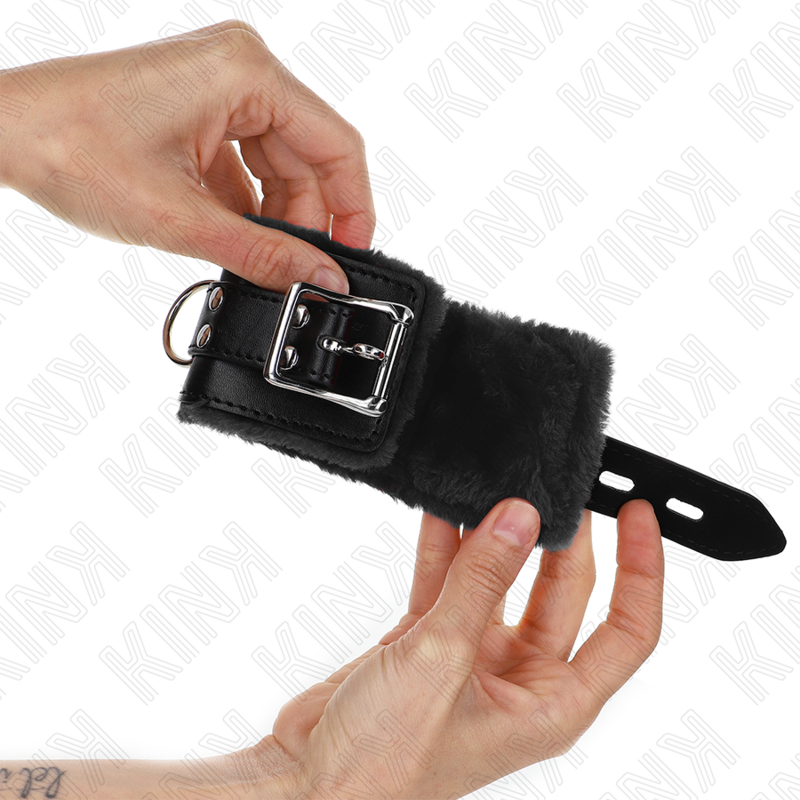 KINK - FUR LINED WRIST RESTRAINTS BLACK WITH BLACK BELT ADJUSTABLE 17-29 CM X 6 CM - 2