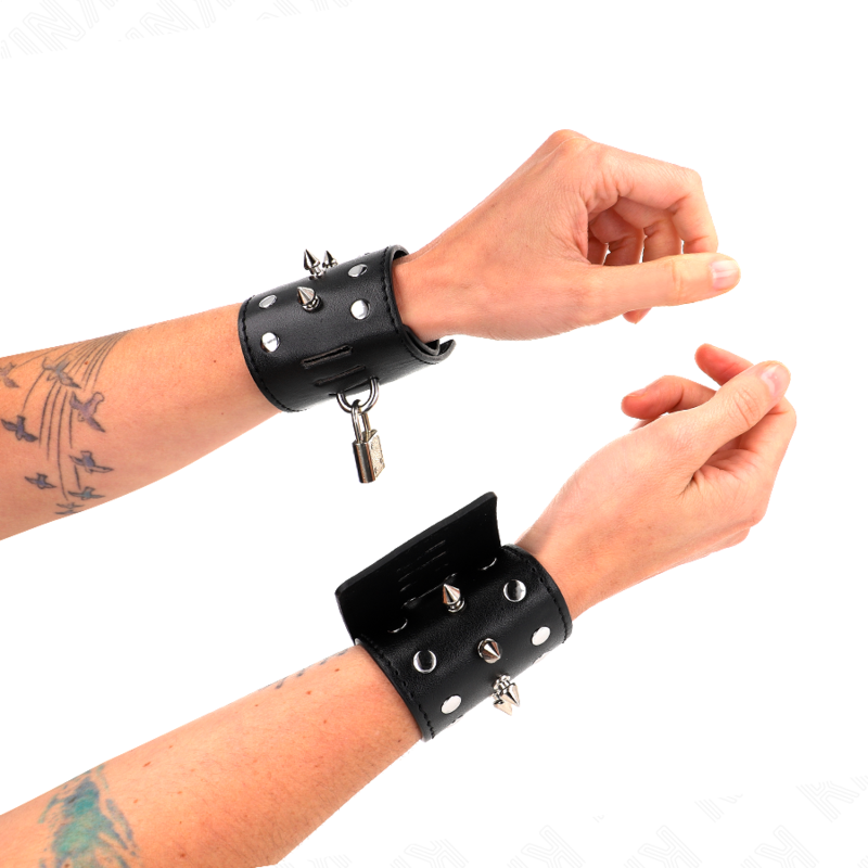 KINK - PUNK WRIST RESTRAINTS WITH SPIKES 25 X 6 CM - 4