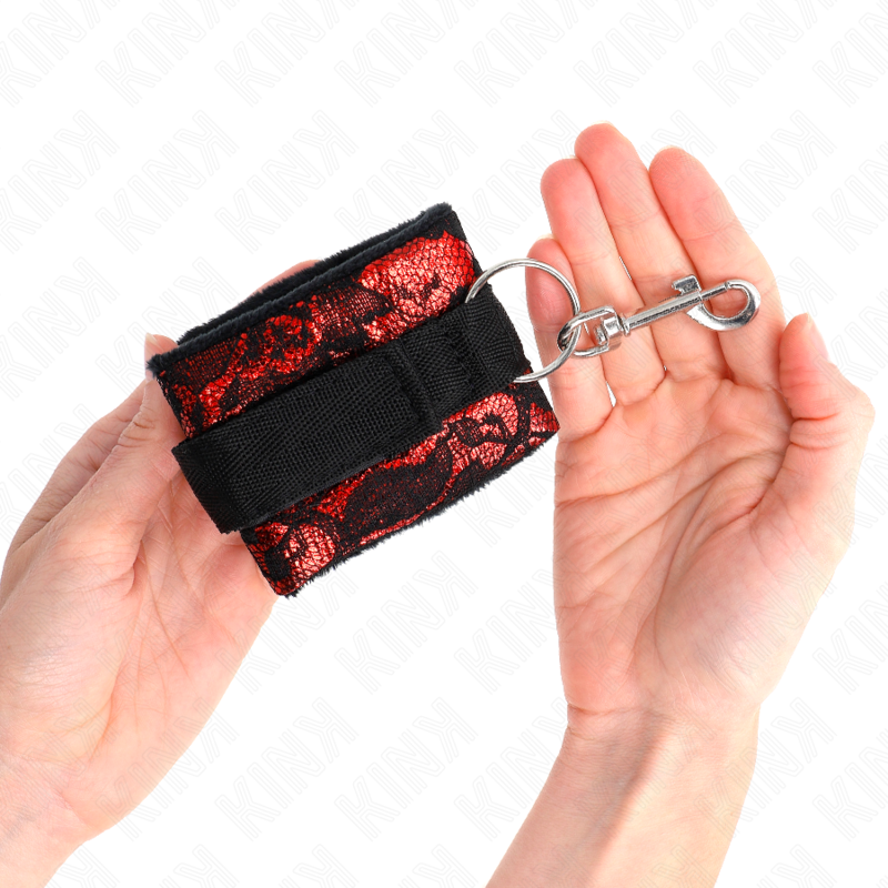 KINK - SCANDAL WRIST RESTRAINTS RED-BLACK - 3