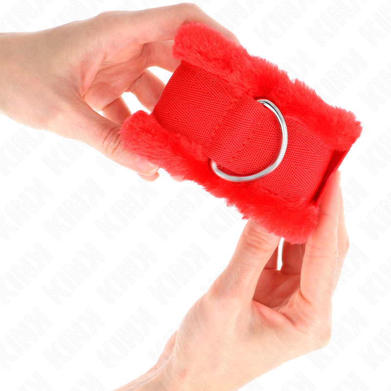KINK - ATTACHES DE POIGNET DOUBLÉES DE FOURRURE ROUGES RÉGLABLES 17-31 CM X 7 CM