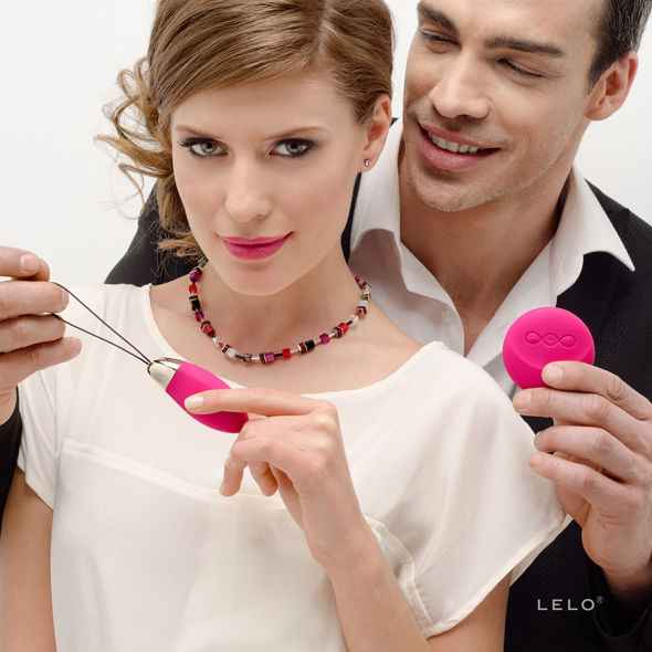 LELO - LYLA 2 INSIGNIA DESIGN EDITION UOVO MASSAGGIATORE CERISE - Secretroomsexyshop