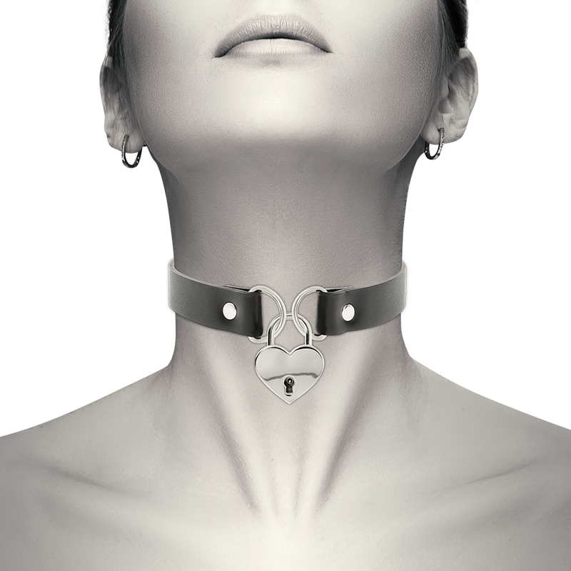 COQUETTE CHIC DESIRE - VEGAN LEATHER NECKLACE WITH HEART ACCESSORY WITH KEY - 6