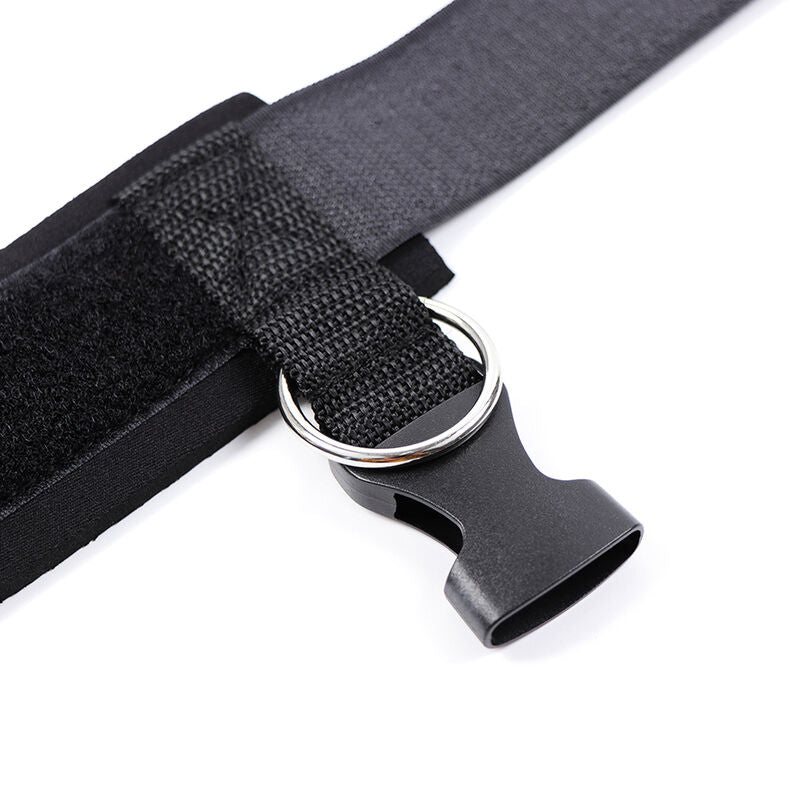 OHMAMA FETISH - NEOPRENE WRIST CLIP WITH HOOK AND RING