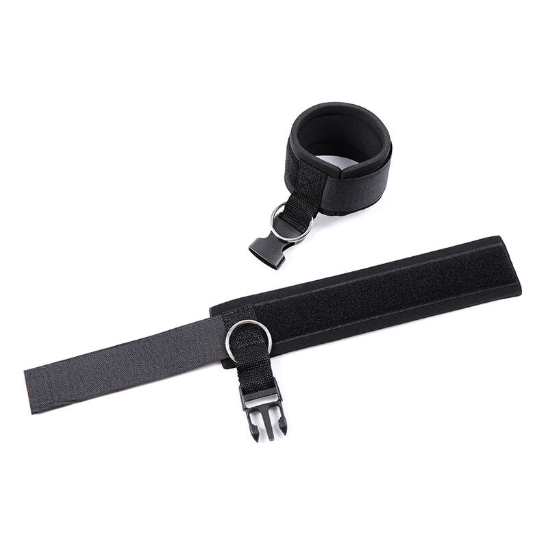 OHMAMA FETISH - NEOPRENE WRIST CLIP WITH HOOK AND RING