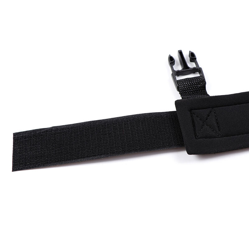 OHMAMA FETISH - NEOPRENE WRIST CLIP WITH HOOK AND RING