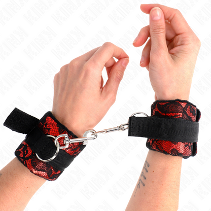KINK - SCANDAL WRIST RESTRAINTS RED-BLACK - 4
