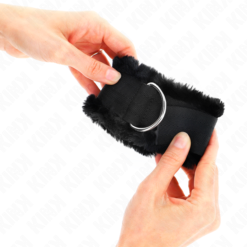 KINK - ADJUSTABLE BLACK FUR LINED WRIST REST 17-31 CM X 7 CM