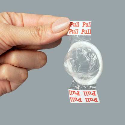 UNIQ - LATEX-FREE CONDOMS WITH STRIPS 3 UNITS