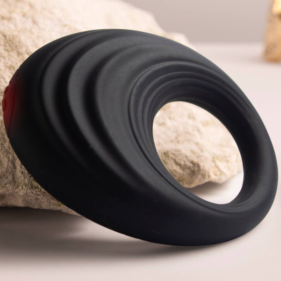 ROCKS-OFF - BLACK SPIRE VIBRATING COCK RING
