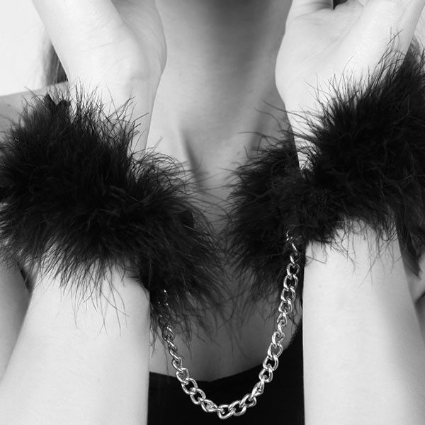 BIJOUX - ZA ZA ZU FEATHER HANDCUFFS - 3